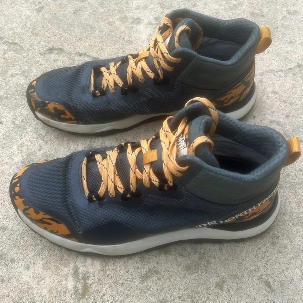 The Northface Vectiv Future Light  Grey Orange Camo Hiking Boot Men's Size 11